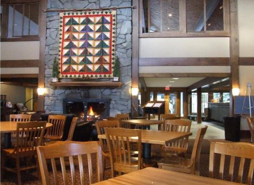 The Black Bear Lodge At Stratton Mountain Resort Dış mekan fotoğraf